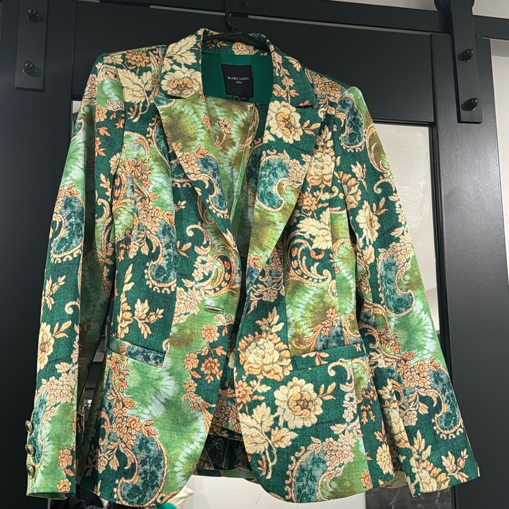 Marciano by Guess 2pc womans suit made in China US size 8 EU 44